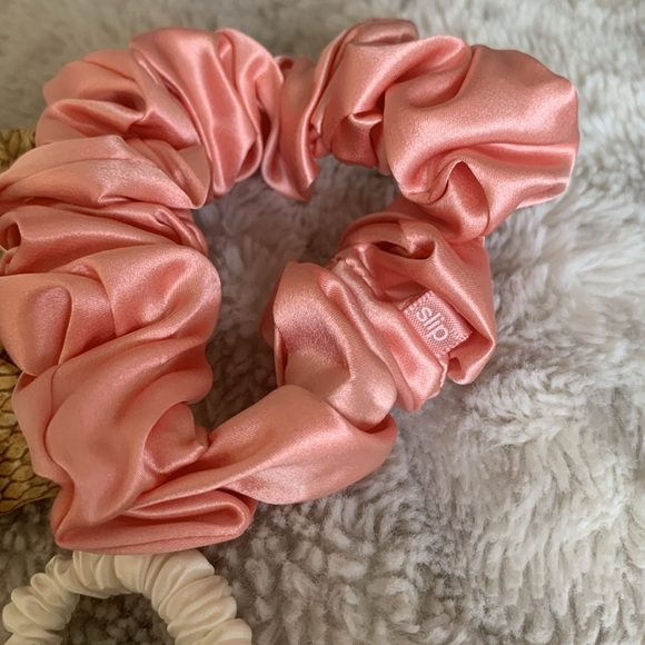 Slip Silk Large & Midi Scrunchies - Picture 3 of 4